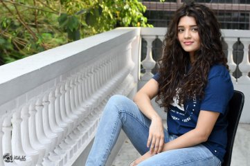 Ritika Singh Latest Photo Gallery